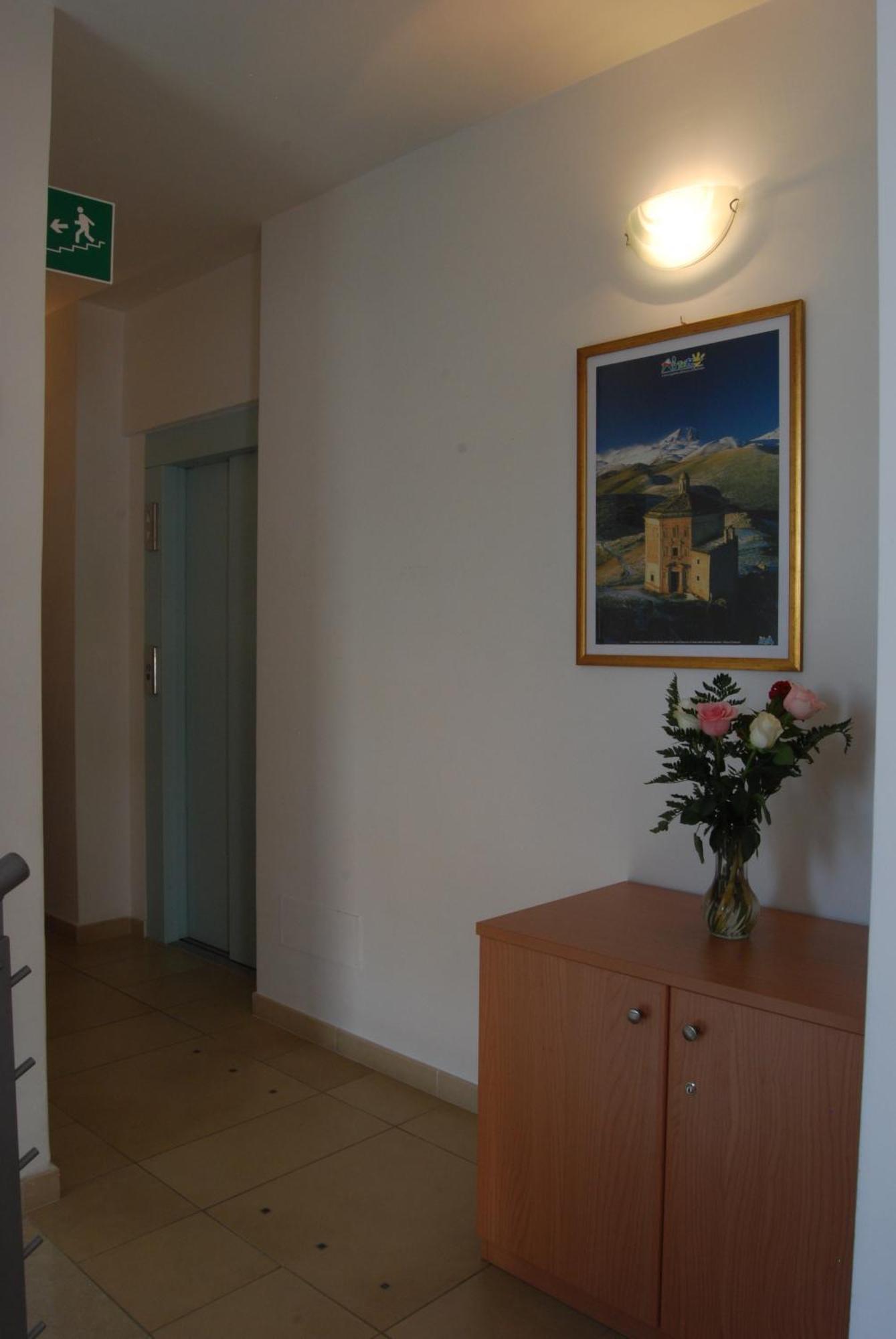 Residence Helene Tortoreto Екстер'єр фото