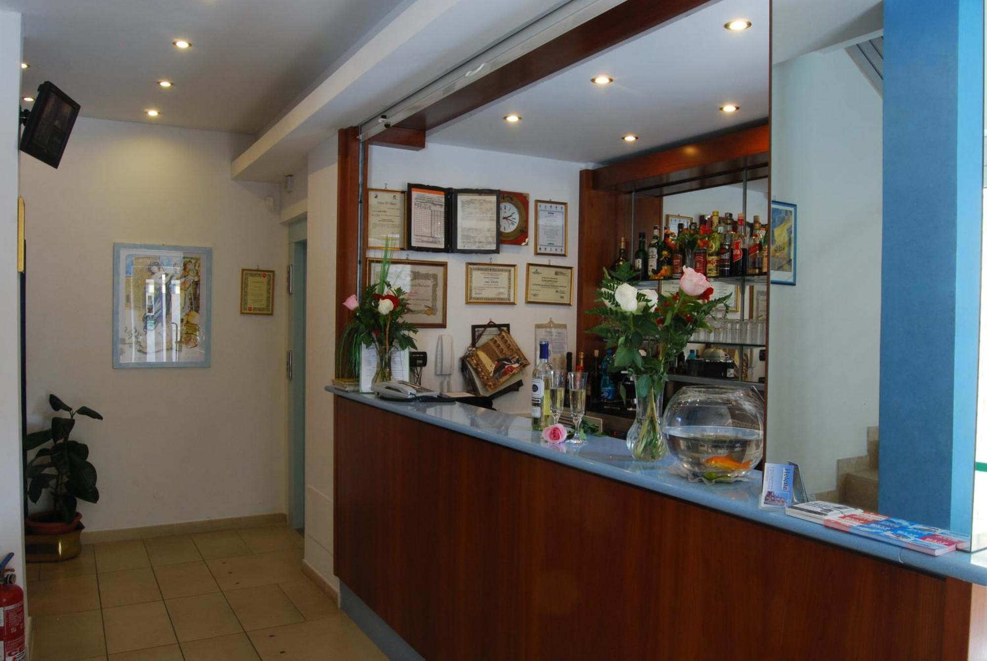 Residence Helene Tortoreto Екстер'єр фото