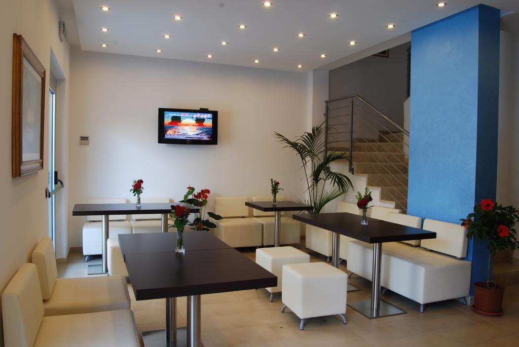 Residence Helene Tortoreto Екстер'єр фото